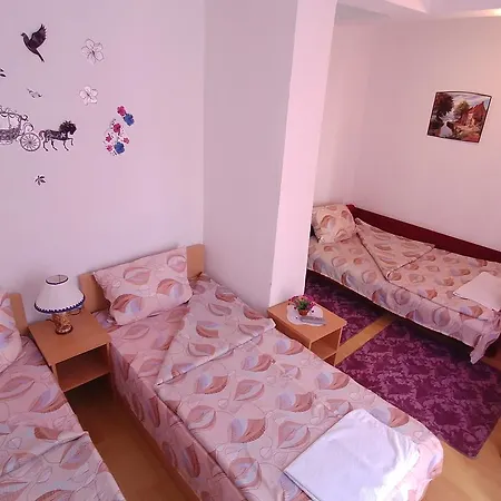 אוהריד Villa Flora מראה חיצוני תמונה